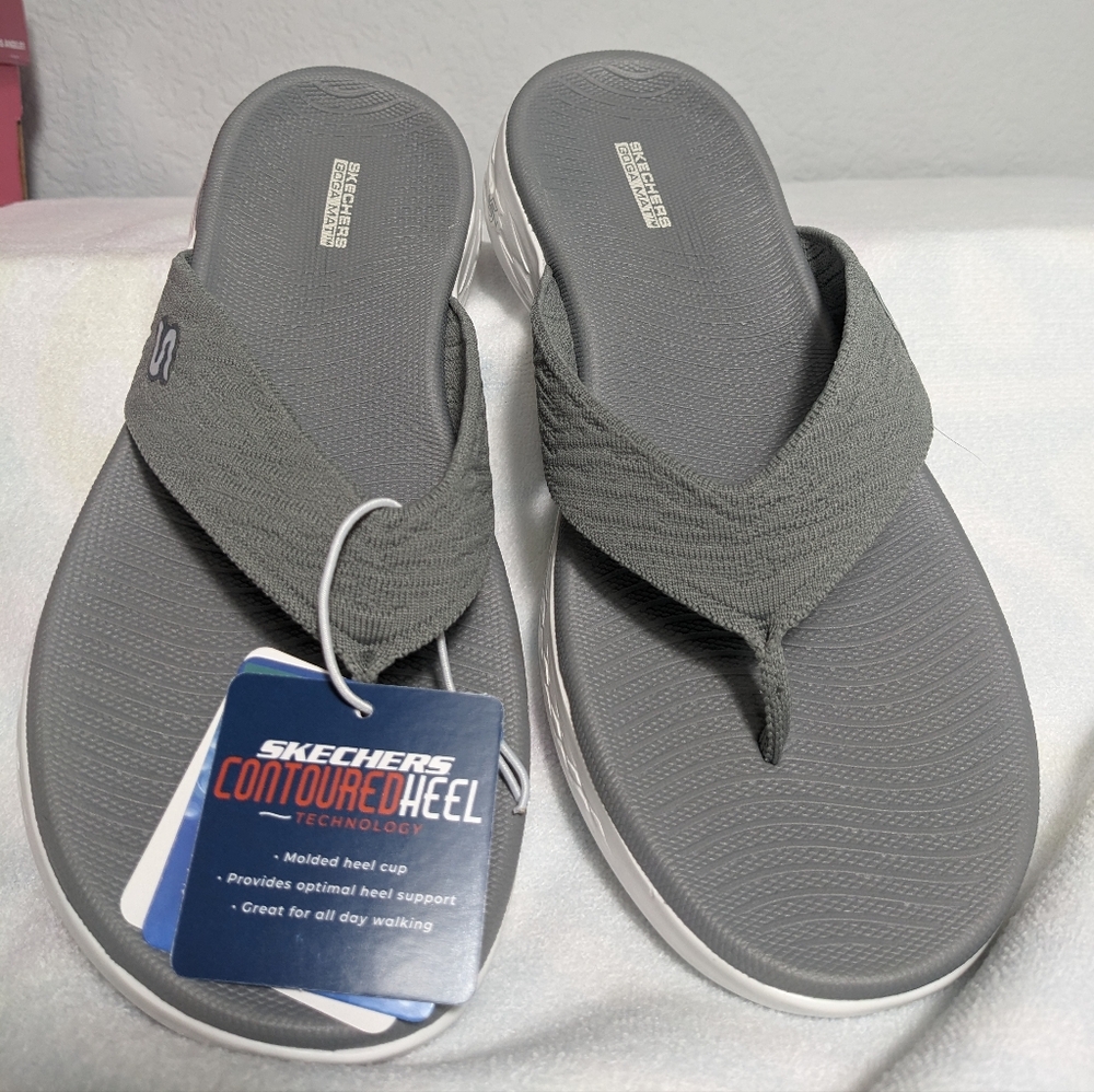 Skechers NWOT on the go contoured heel sandal size 10